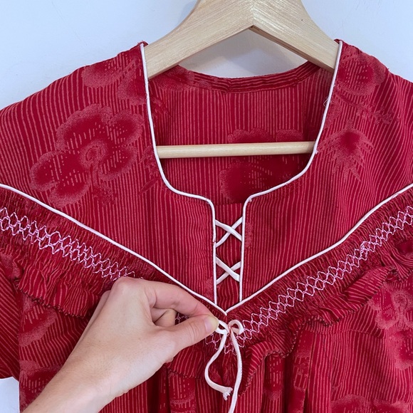 Red cotton muumuu maxi dress - Picture 6 of 7